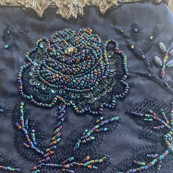 Elegant Navy Embroidered Handbag - Picture 5 of 8